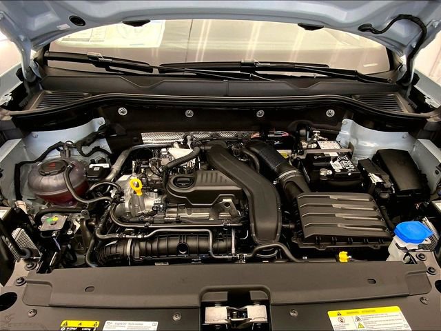 New 2026 Volkswagen Taos SEL image 11