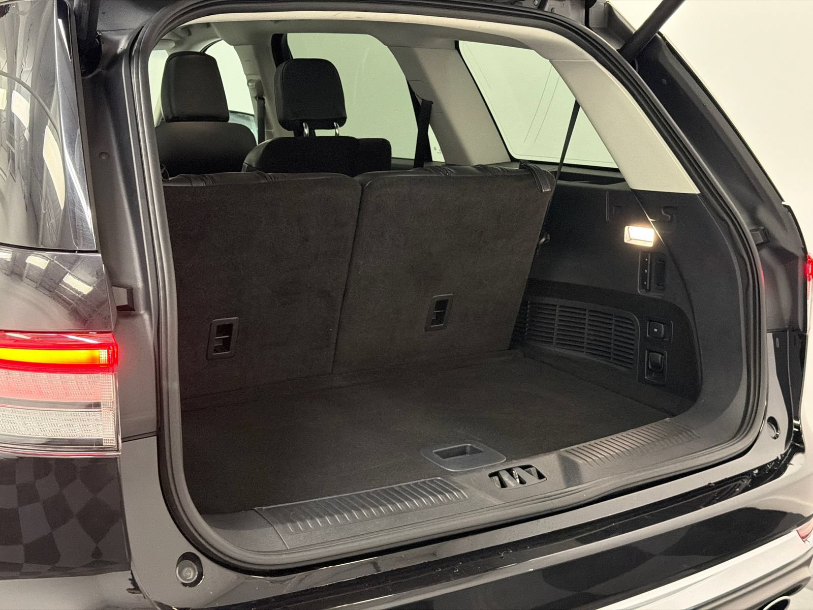 Used 2025 Lincoln Aviator Reserve AWD/4WD image 9