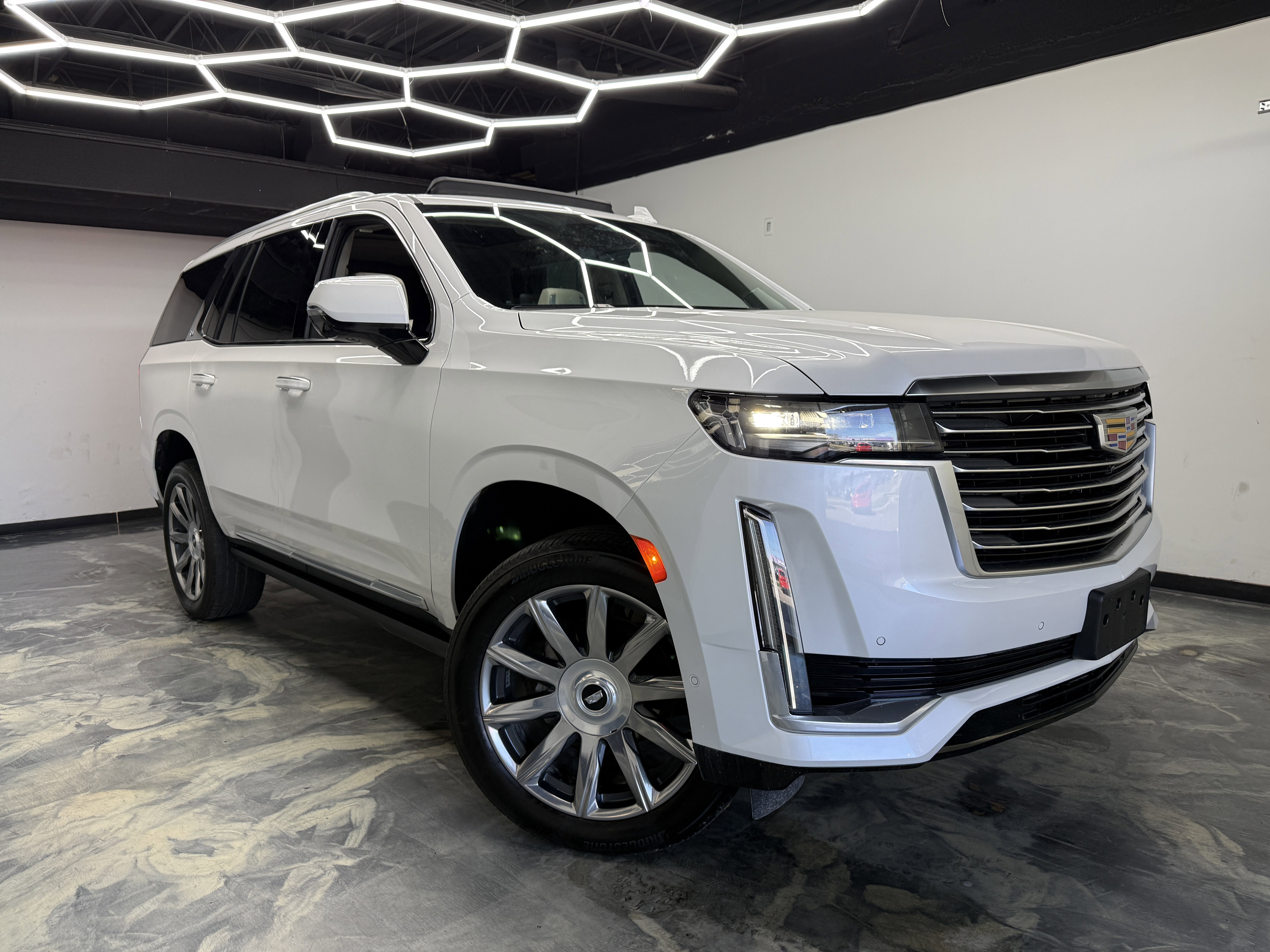 Used 2023 Cadillac Escalade Premium Luxury Platinum image 7
