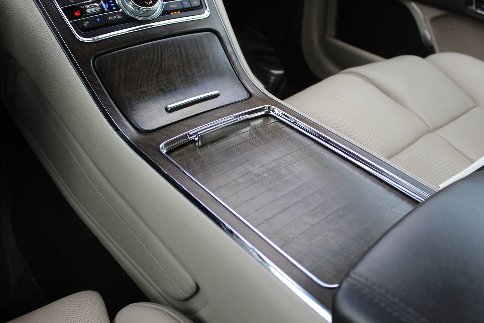 Used 2020 Lincoln Continental Reserve image 19