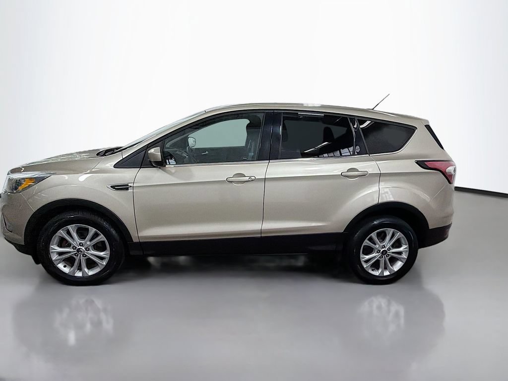 Used 2017 Ford Escape SE w/ SE Cold Weather Package FWD image 6