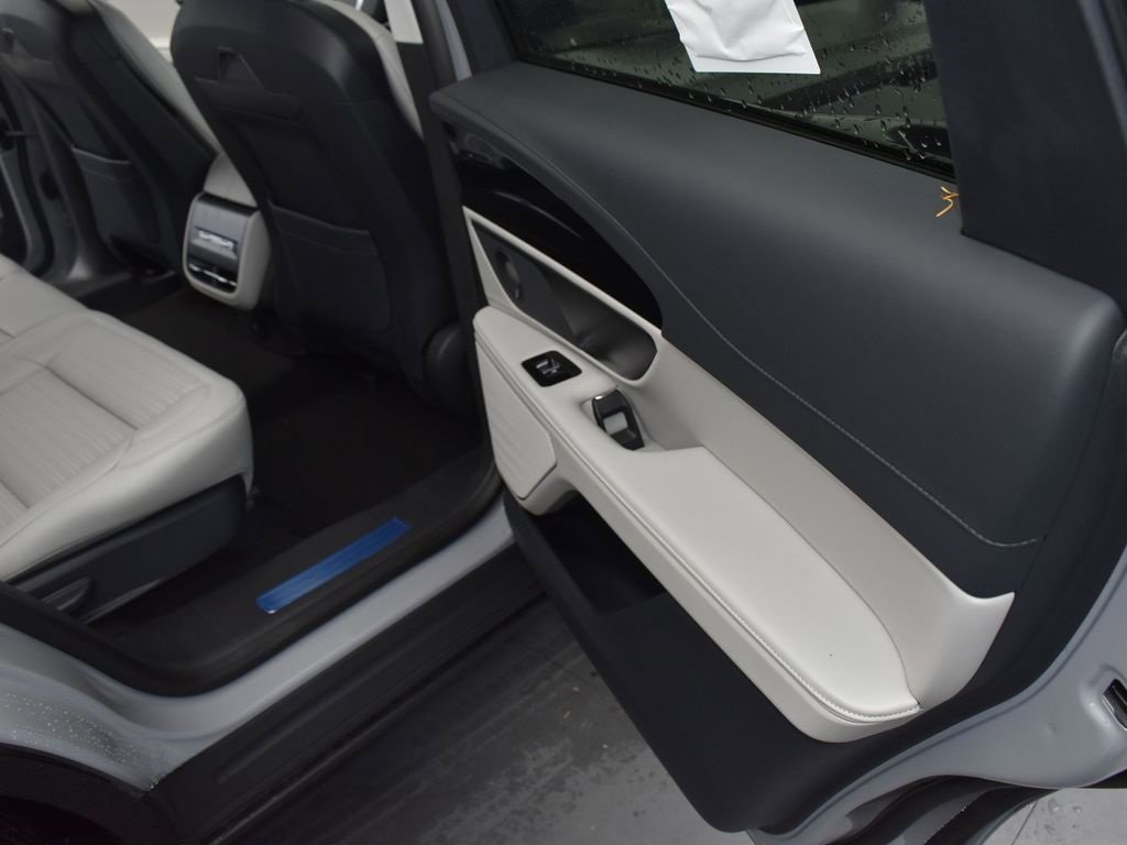 New 2026 Lincoln Nautilus Reserve w/ Jet Appearance Package image 15