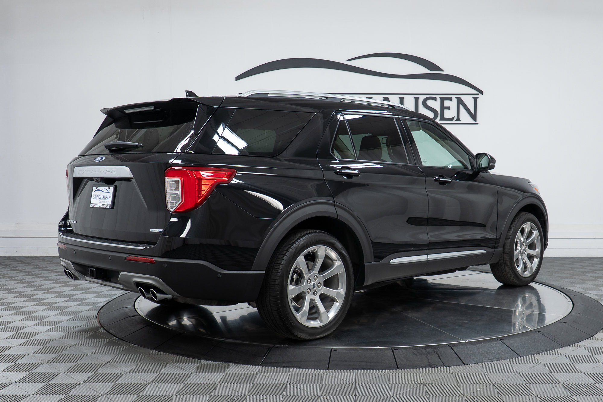 Used 2020 Ford Explorer Platinum w/ Premium Technology Package AWD/4WD image 5