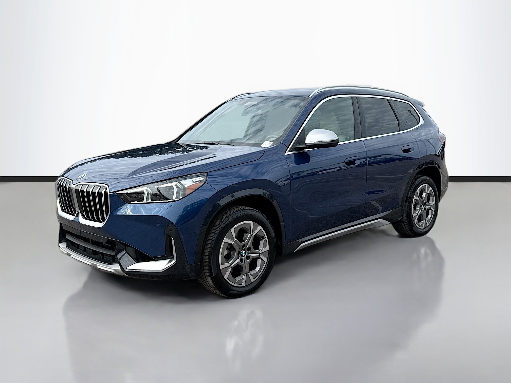Used 2023 BMW X1 xDrive28i w/ Premium Package image 7