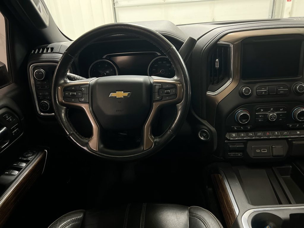 Used 2022 Chevrolet Silverado 3500 High Country w/ LPO, Hitch Package AWD/4WD image 6