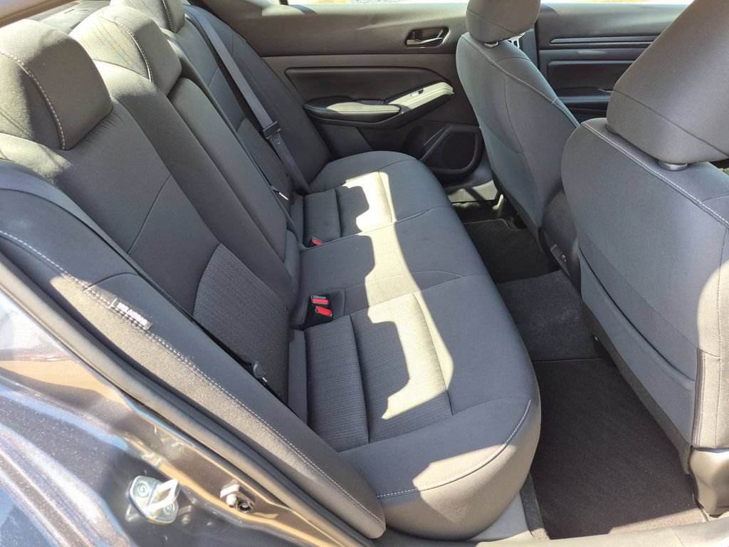 Used 2025 Nissan Altima 2.5 SV FWD image 29