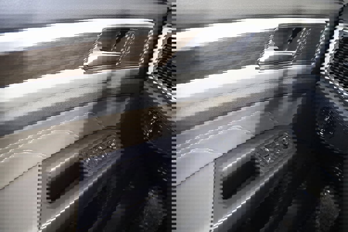 Used 2021 Volkswagen Atlas SE image 31