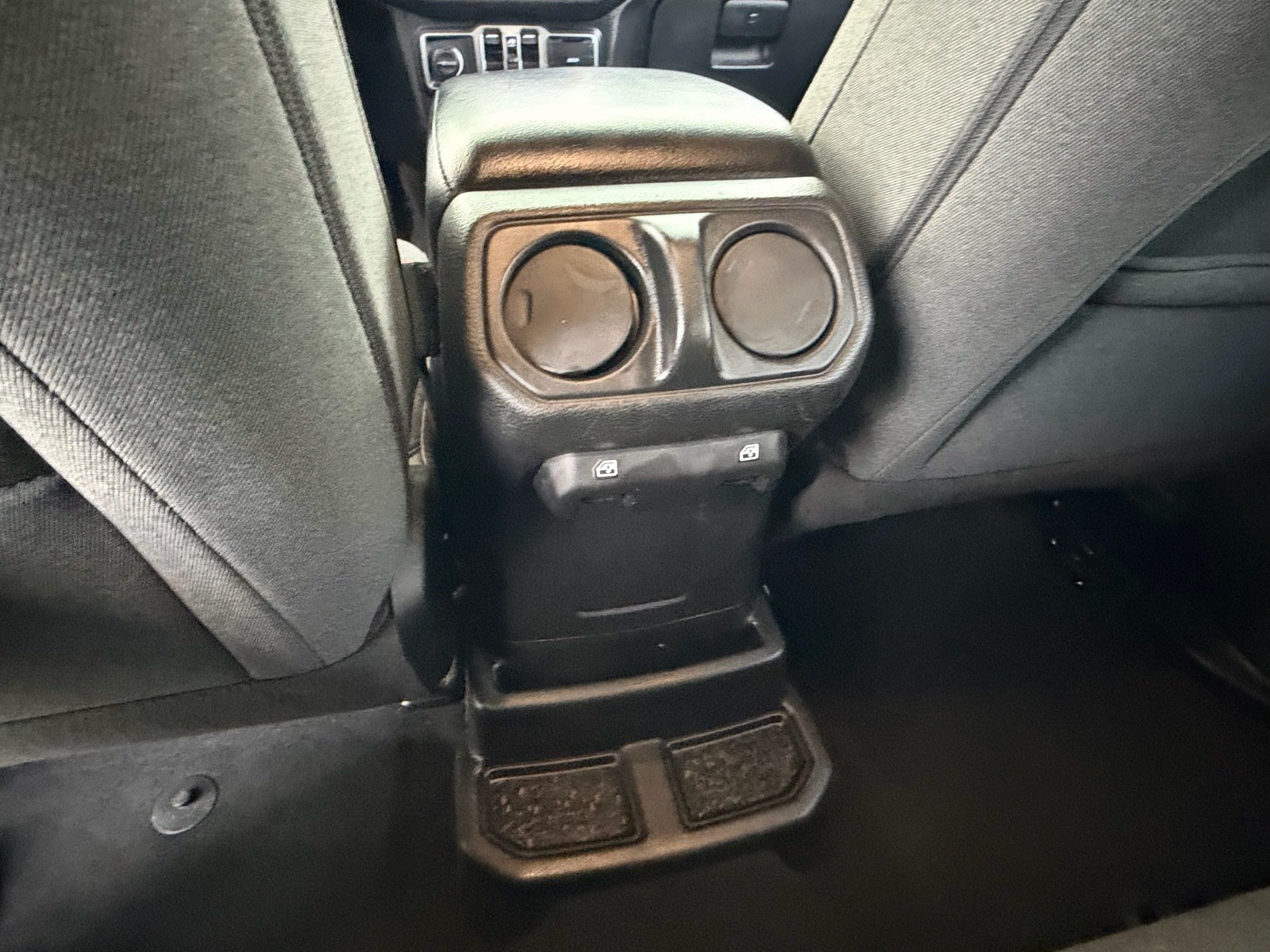 Used 2024 Jeep Wrangler Unlimited w/ Convenience Group AWD/4WD image 12