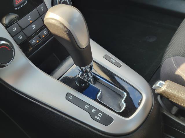 Used 2014 Chevrolet Cruze LT w/ Technology Package FWD image 22