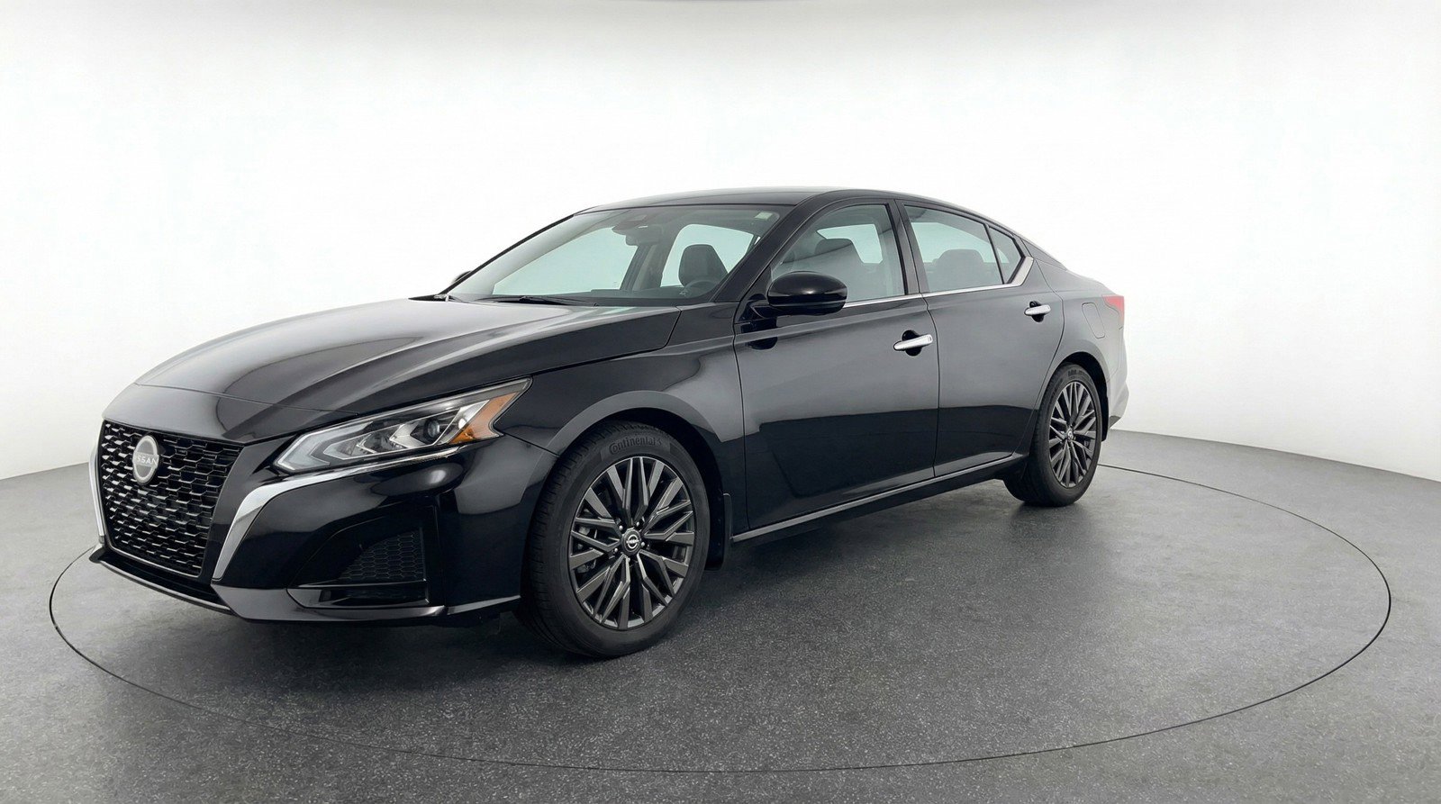 Used 2025 Nissan Altima 2.5 SV image 3