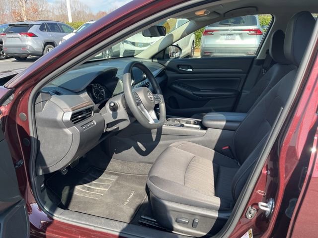 Used 2024 Nissan Altima 2.5 SV image 13