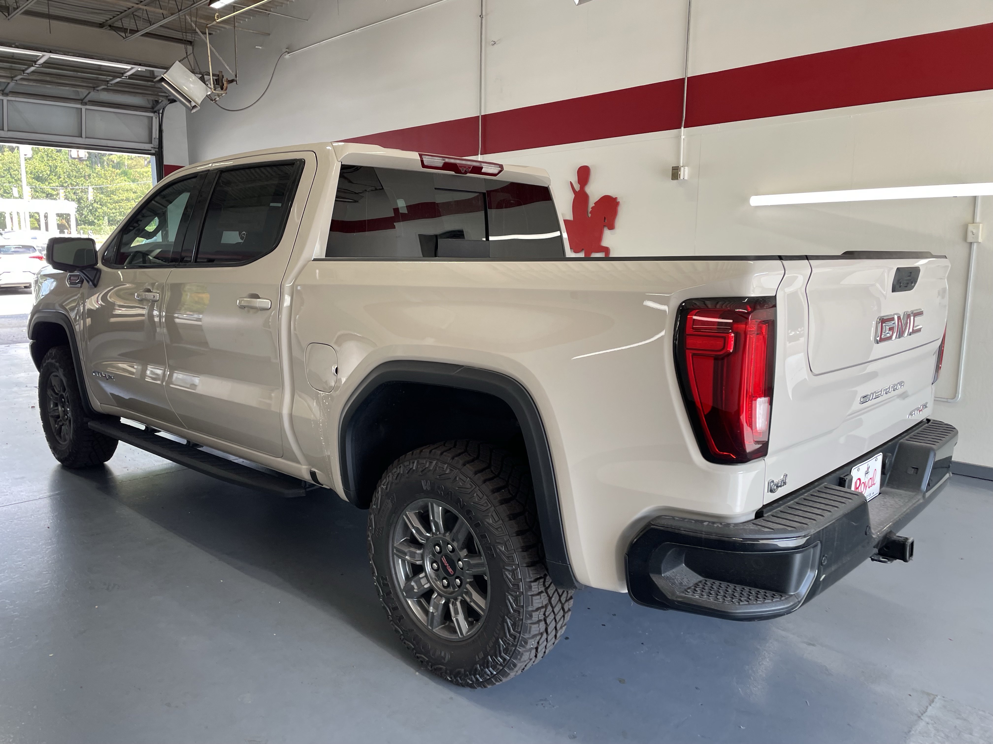 New 2026 GMC Sierra 1500 AT4X w/ LPO, Black Badging Package AWD/4WD image 6