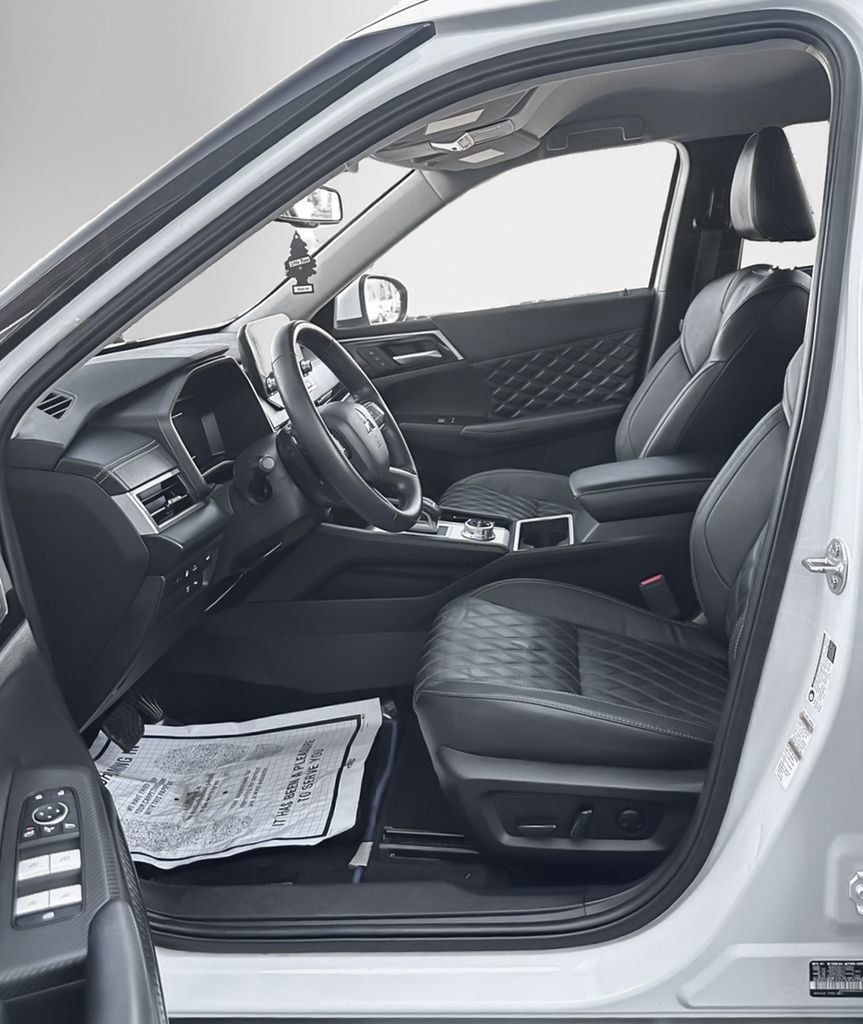 Used 2023 Mitsubishi Outlander SEL image 12