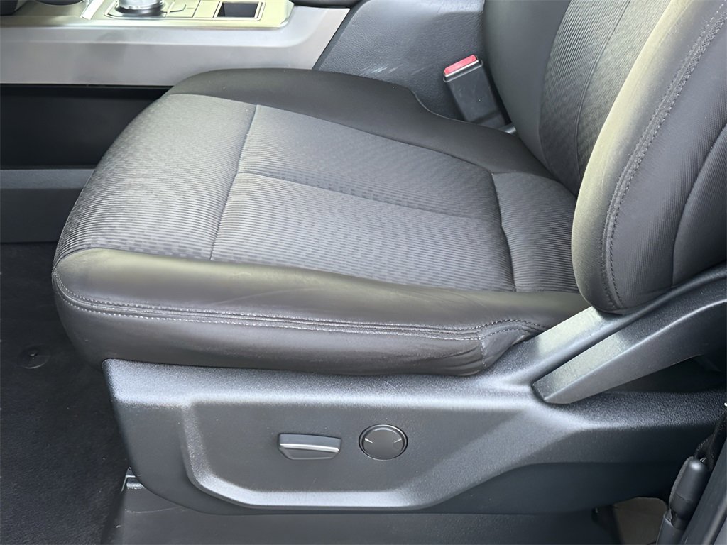 Used 2020 Ford Expedition XLT image 25