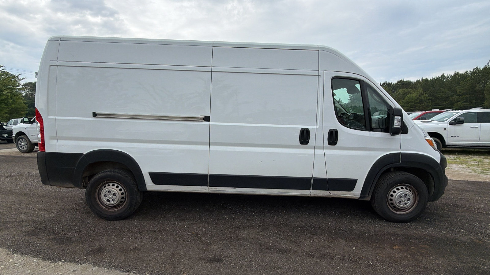 Used 2024 RAM ProMaster 2500 w/ Convenience Group FWD image 7