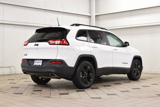 Used 2018 Jeep Cherokee Limited w/ Technology Group image 8