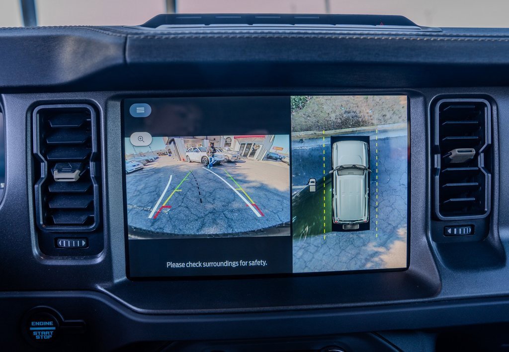 Used 2025 Ford Bronco Badlands image 11