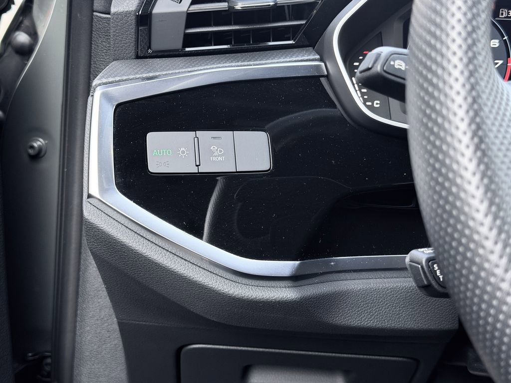 Used 2025 Audi Q3 2.0T Premium Plus w/ Premium Plus Package image 19