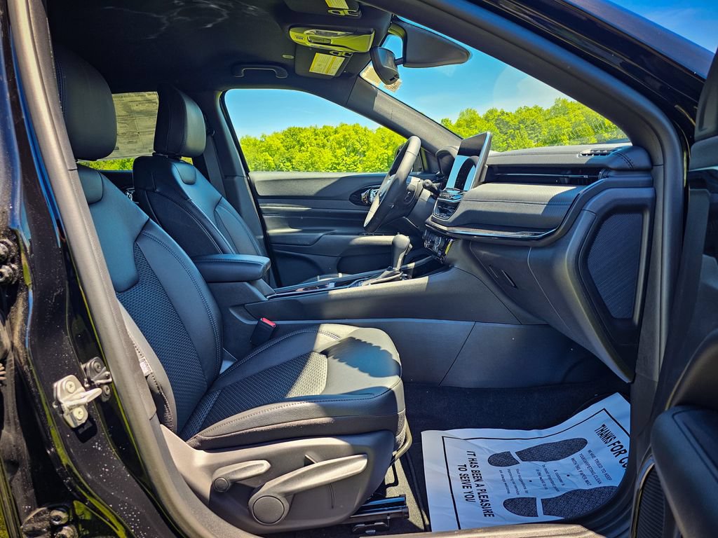 New 2026 Jeep Compass Latitude AWD/4WD image 35