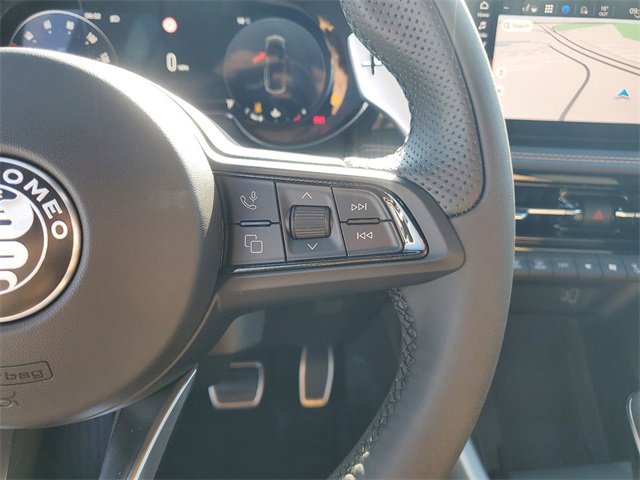 New 2025 Alfa Romeo Tonale w/ Premium Package image 31