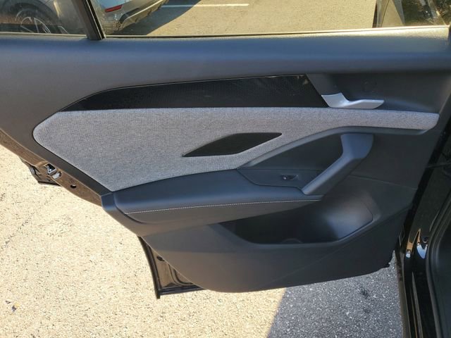 Certified 2025 Volkswagen Tiguan S image 8