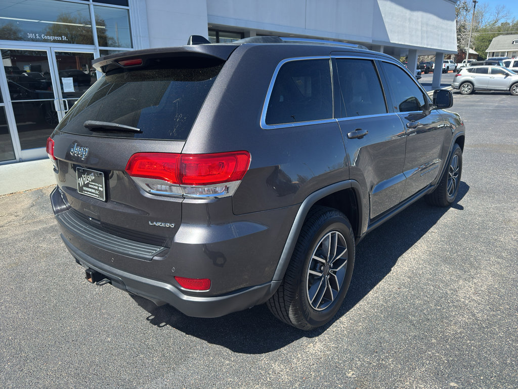 Used 2019 Jeep Grand Cherokee Laredo w/ Laredo X Package AWD/4WD image 9