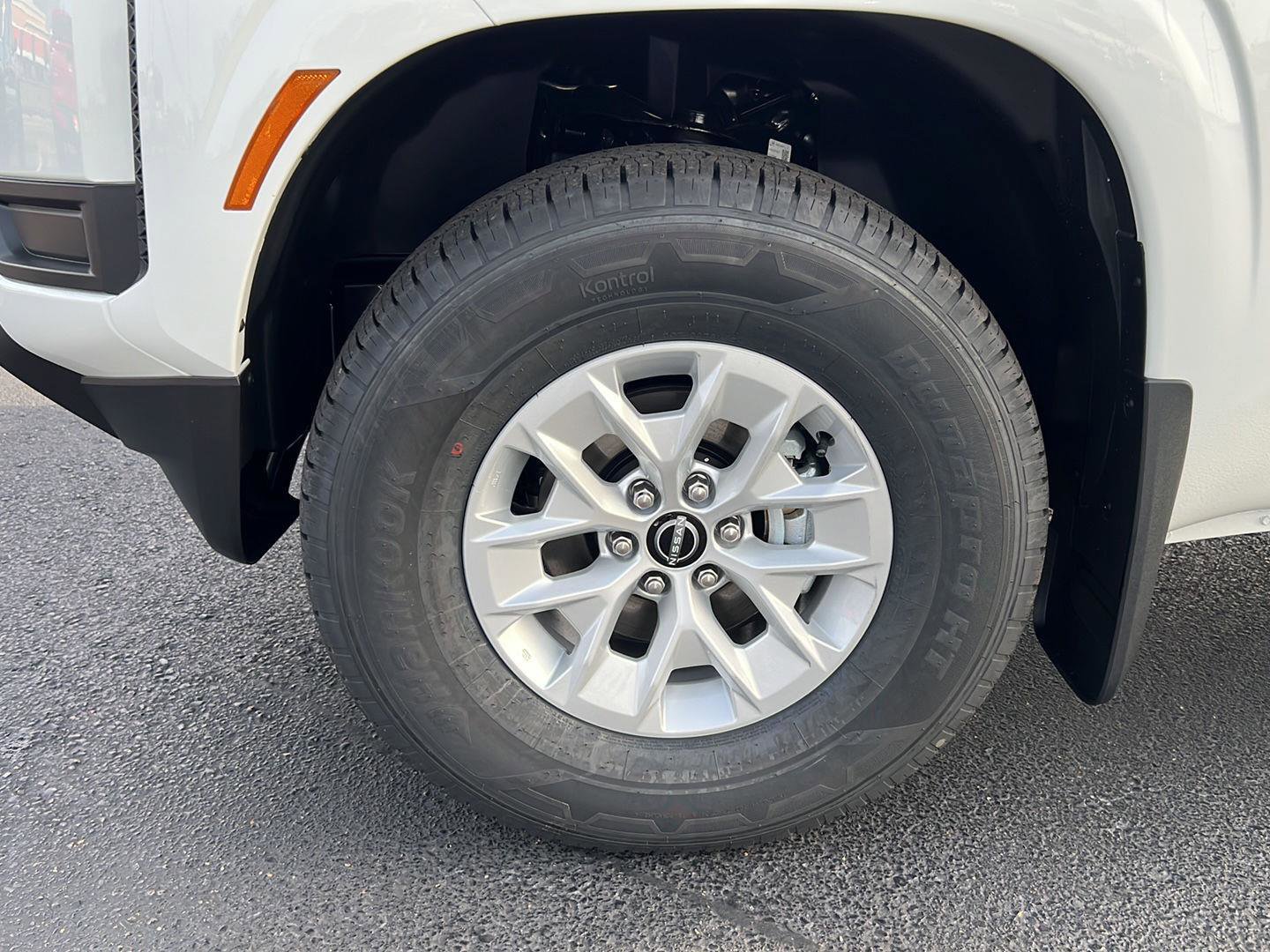 New 2026 Nissan Frontier S image 9