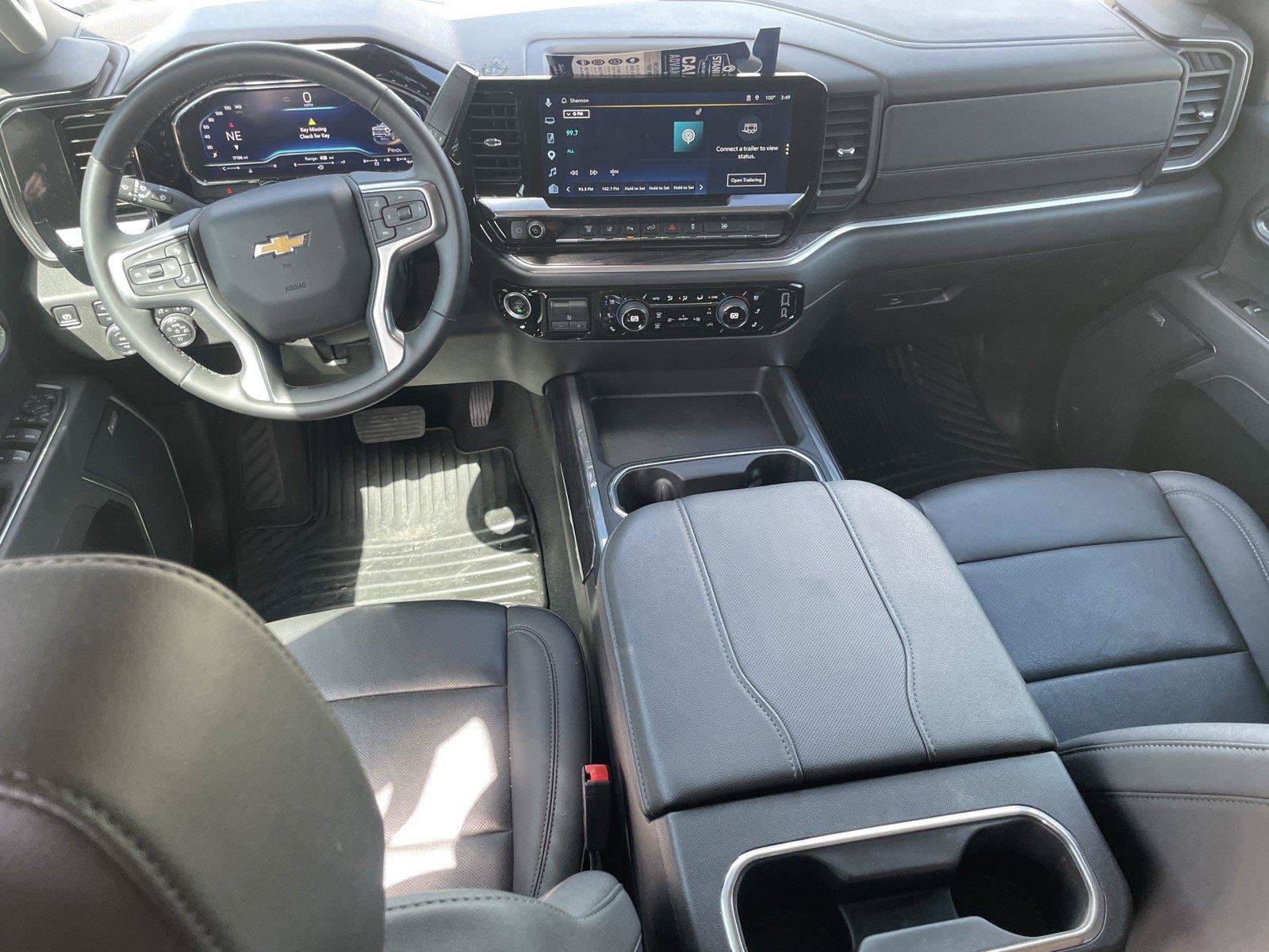 Used 2025 Chevrolet Silverado 2500 LTZ w/ LTZ Convenience Package AWD/4WD image 33