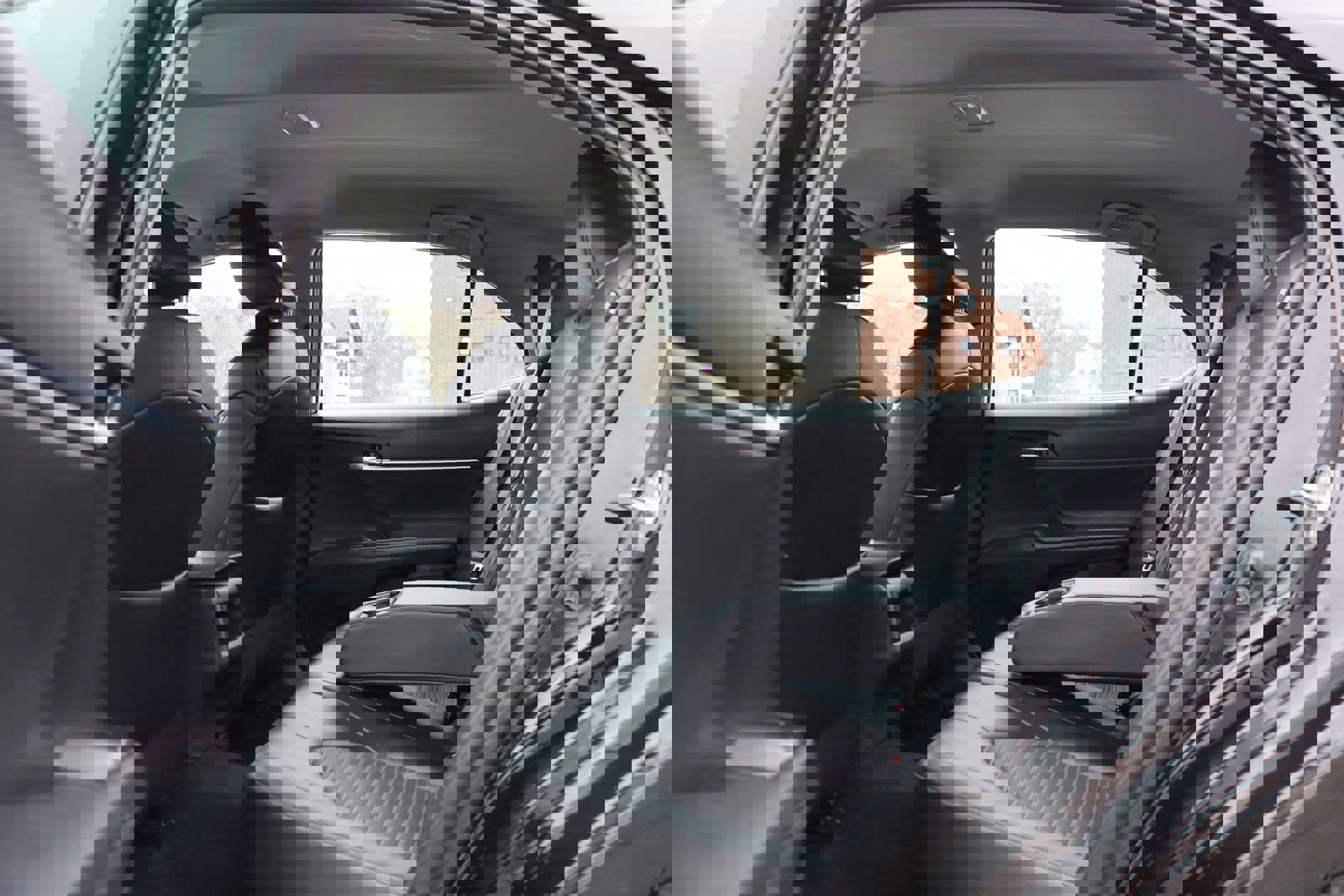 Used 2022 Toyota Camry SE image 14