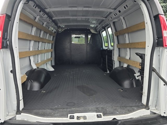 Used 2023 Chevrolet Express 2500 w/ Driver Convenience Package image 16