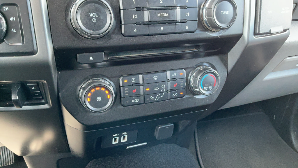Used 2018 Ford F250 XLT w/ XLT Premium Package AWD/4WD image 16