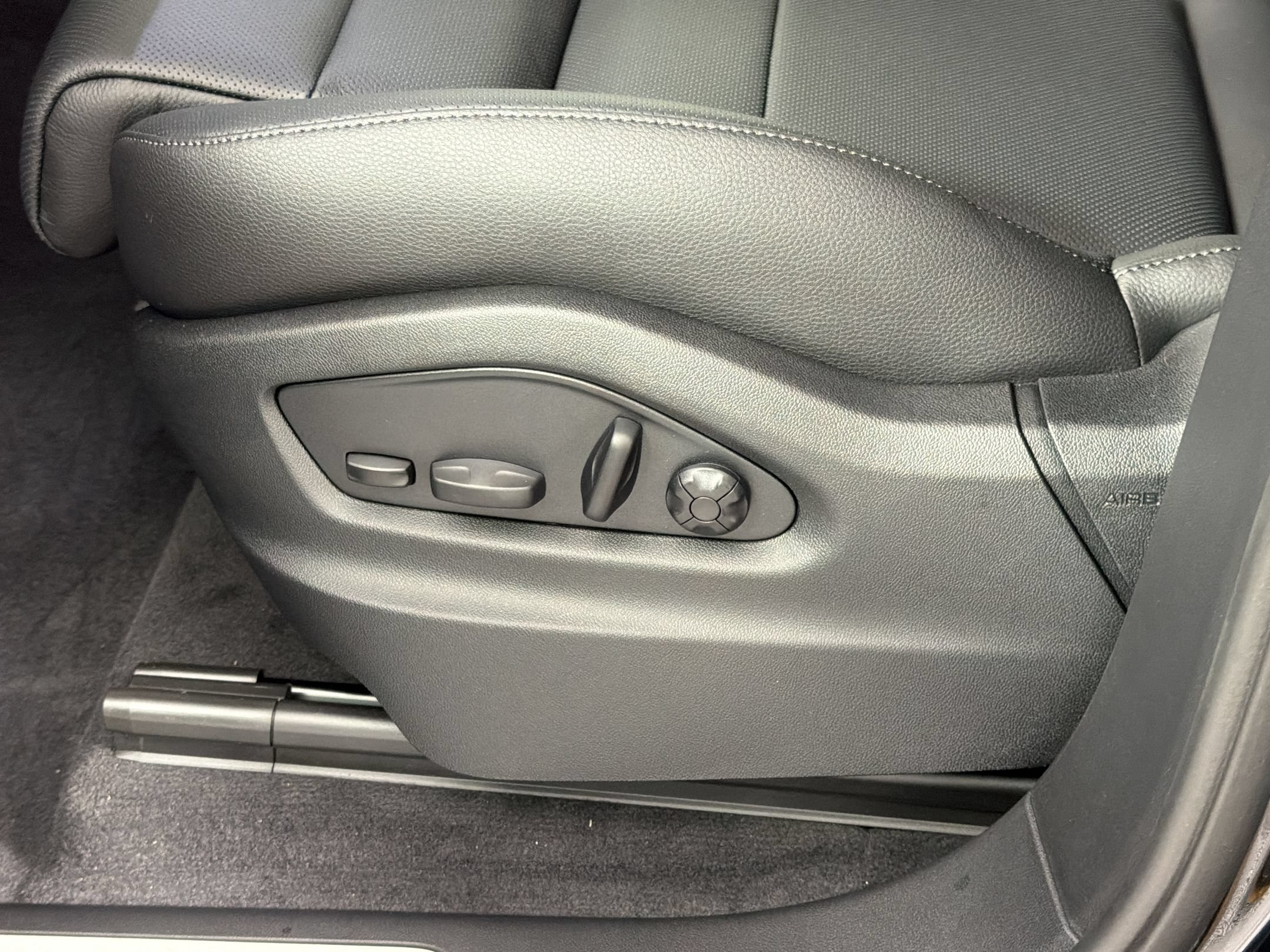 New 2026 Porsche Cayenne AWD/4WD image 13