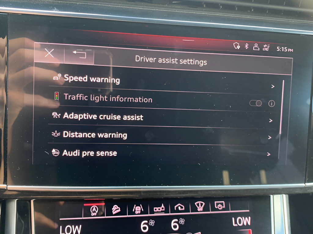 Used 2019 Audi Q8 Prestige w/ Luxury Package AWD/4WD image 29