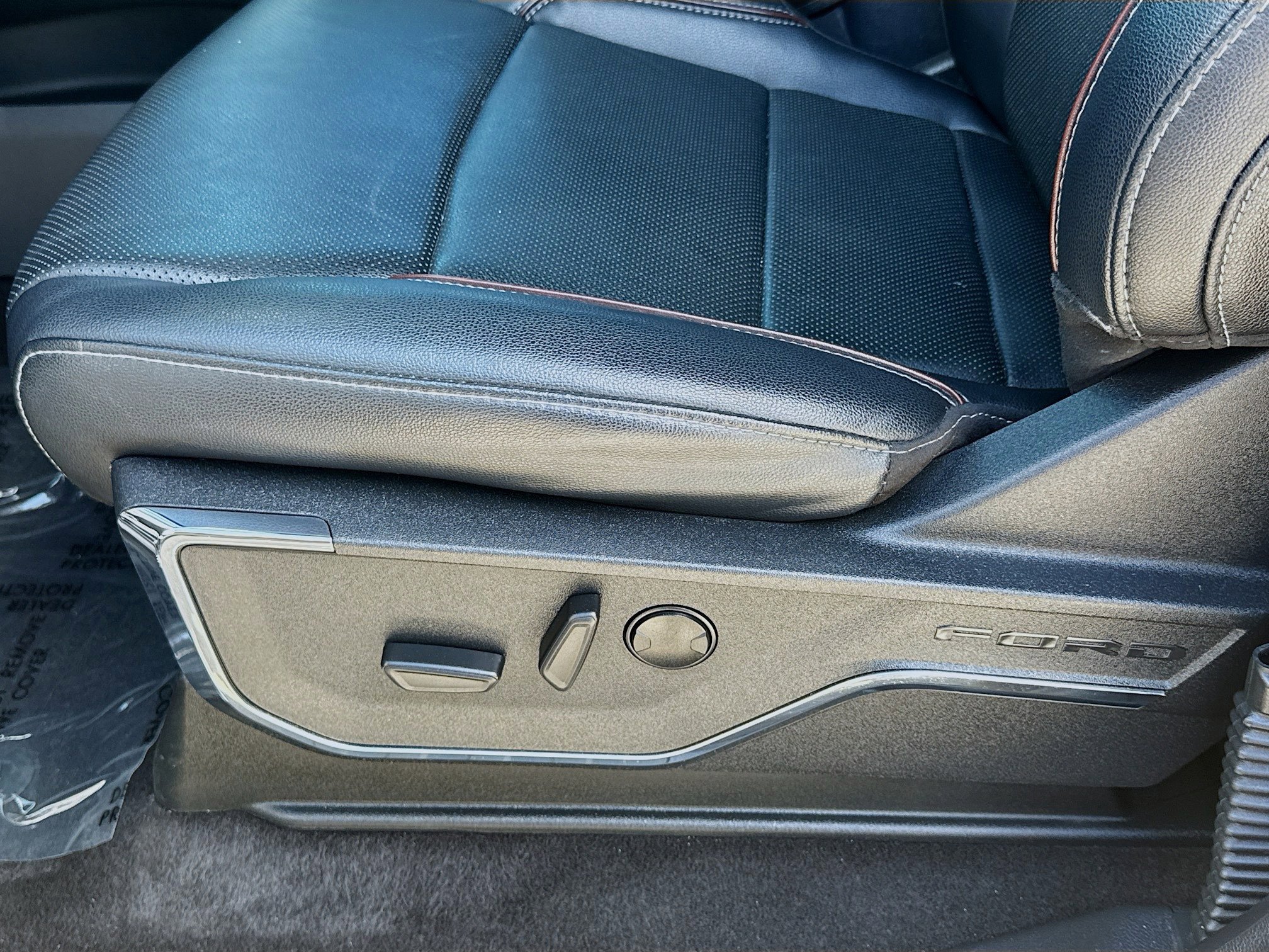 Used 2023 Ford F150 Lariat image 18