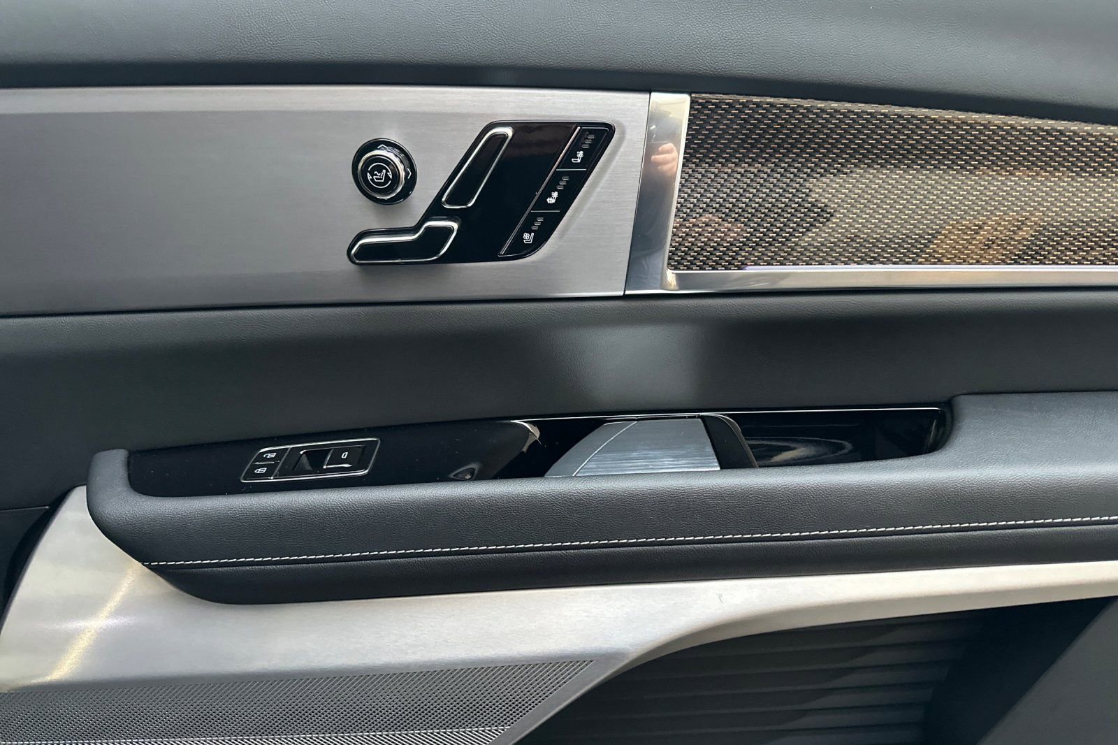 Used 2026 Cadillac Vistiq Sport w/ LPO, Floor Liner Package image 22