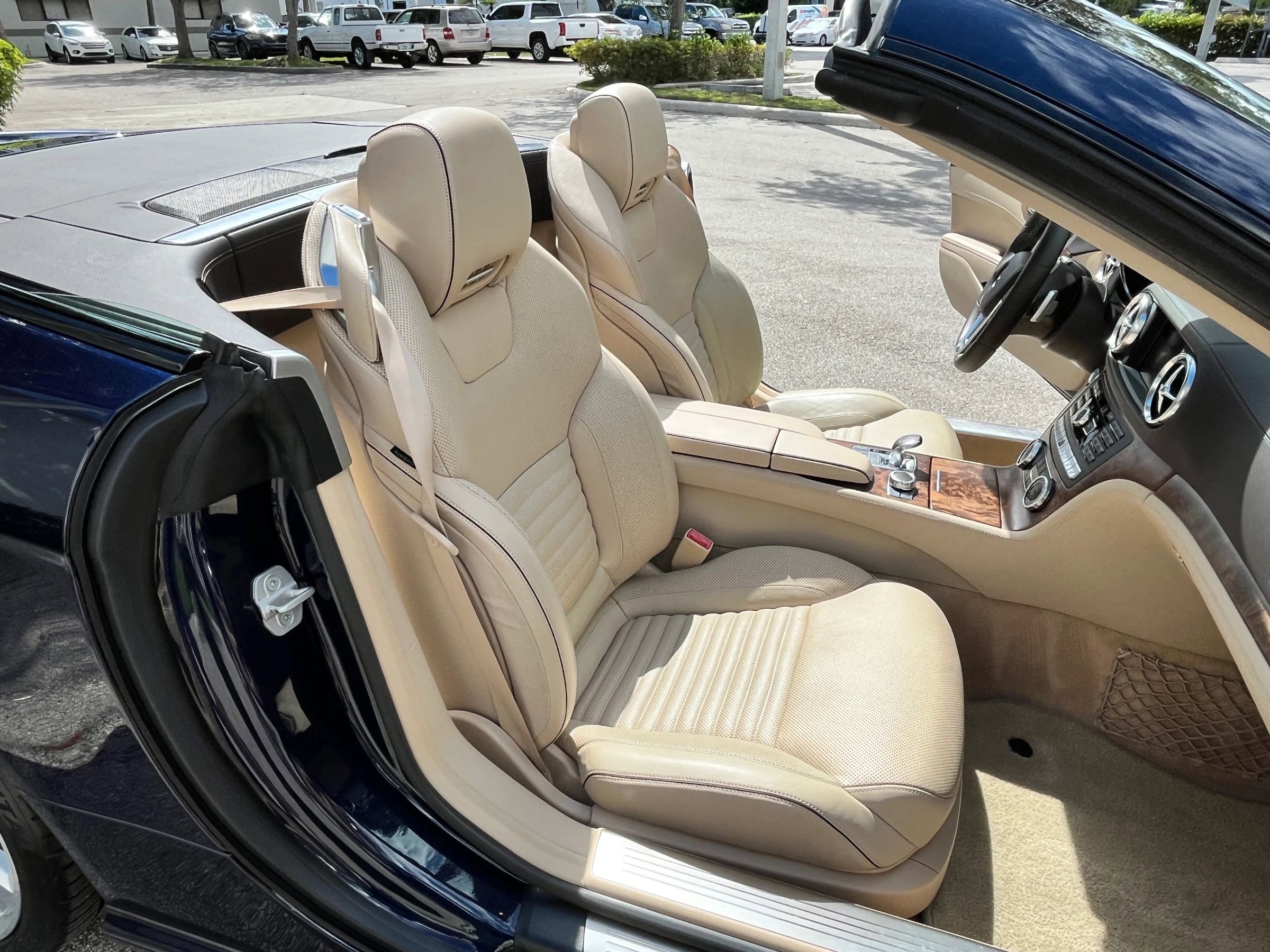 Used 2013 Mercedes-Benz SL 550 image 16