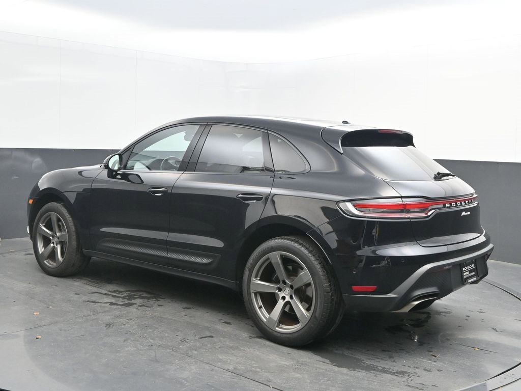 Used 2023 Porsche Macan Turbo image 3