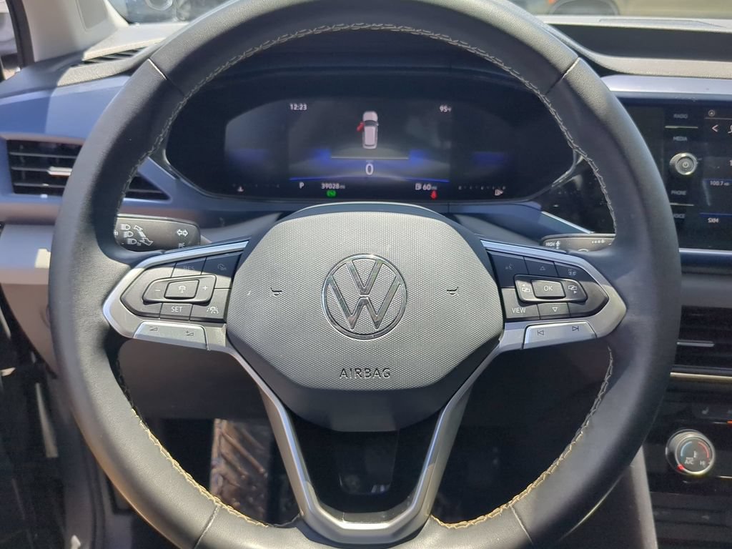Certified 2023 Volkswagen Taos SE w/ Panoramic Sunroof Package FWD image 31