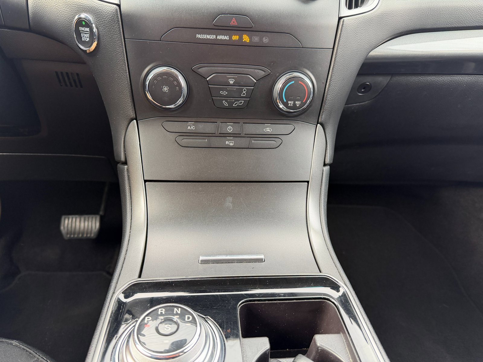 Used 2019 Ford Edge SE image 13