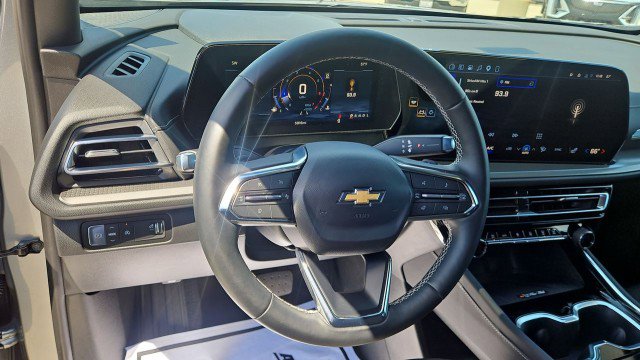 Used 2026 Chevrolet Traverse LT w/ Driver Confidence Package FWD image 11