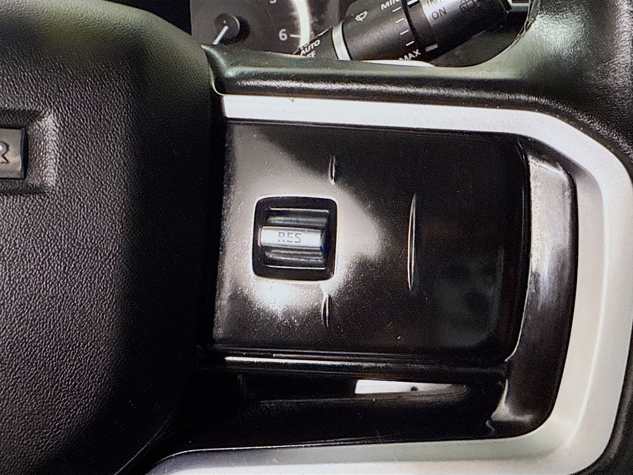 Used 2022 Land Rover Range Rover Velar S image 13