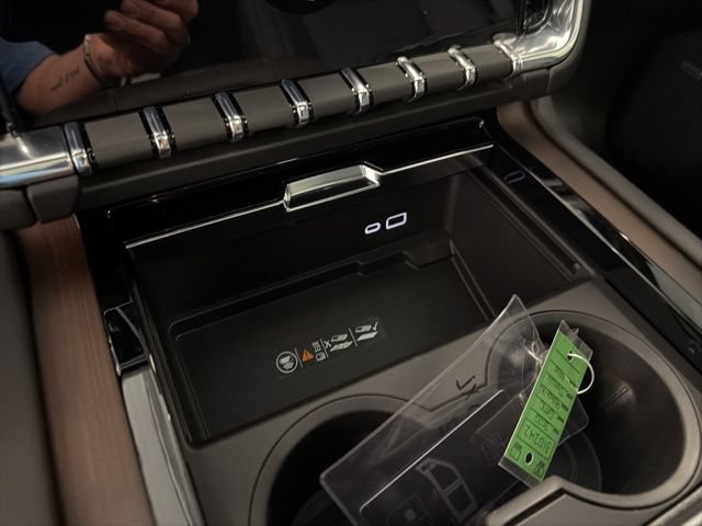 New 2026 GMC Yukon XL Denali w/ Sun & Power Step Package AWD/4WD image 44