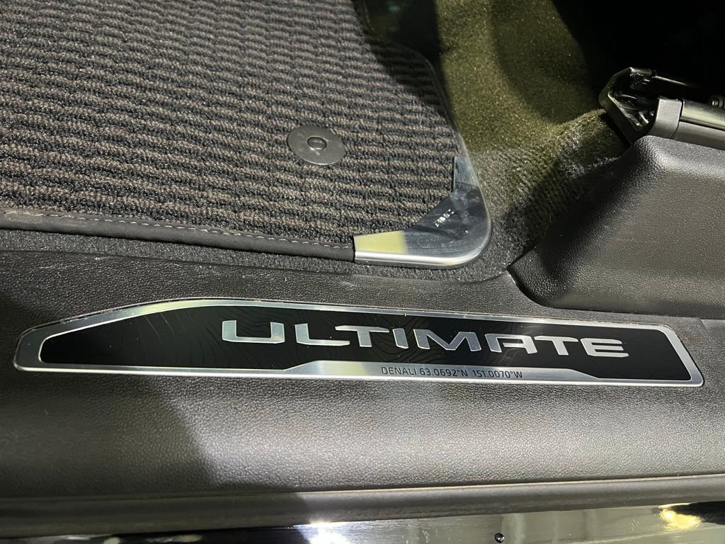 Used 2023 GMC Sierra 1500 Denali Ultimate image 18