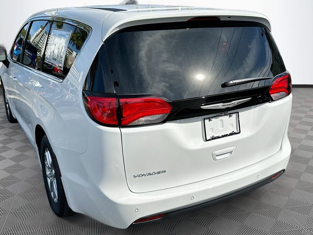 New 2026 Chrysler Voyager LX FWD image 5