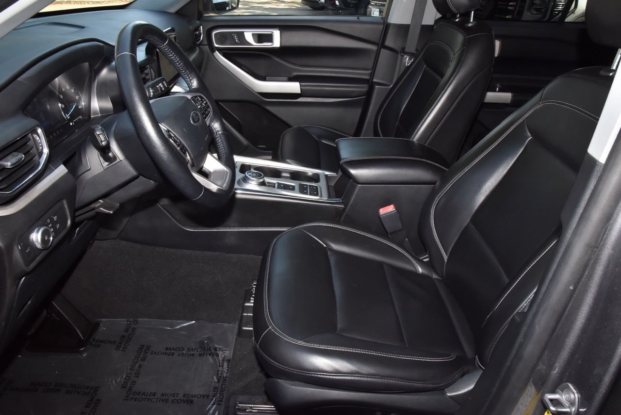 Used 2021 Ford Explorer XLT w/ Equipment Group 202A RWD image 13