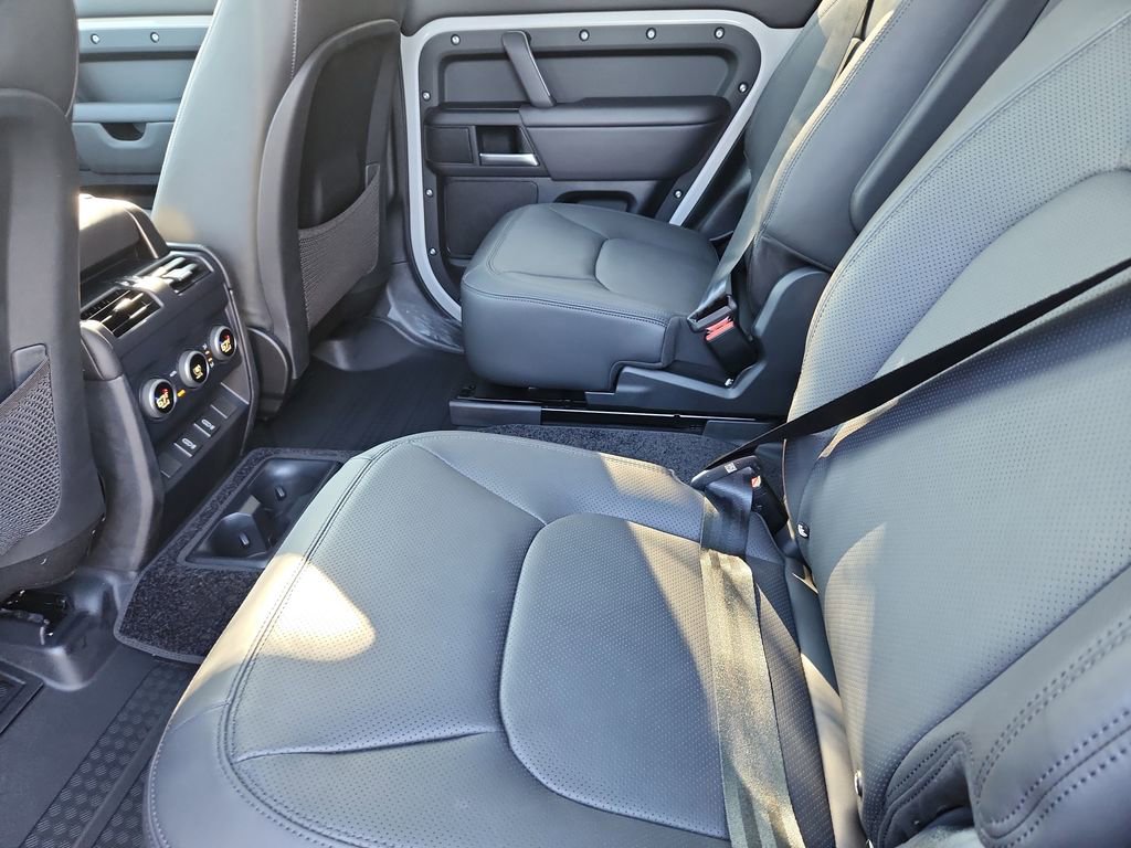 Used 2026 Land Rover Defender 130 S image 5