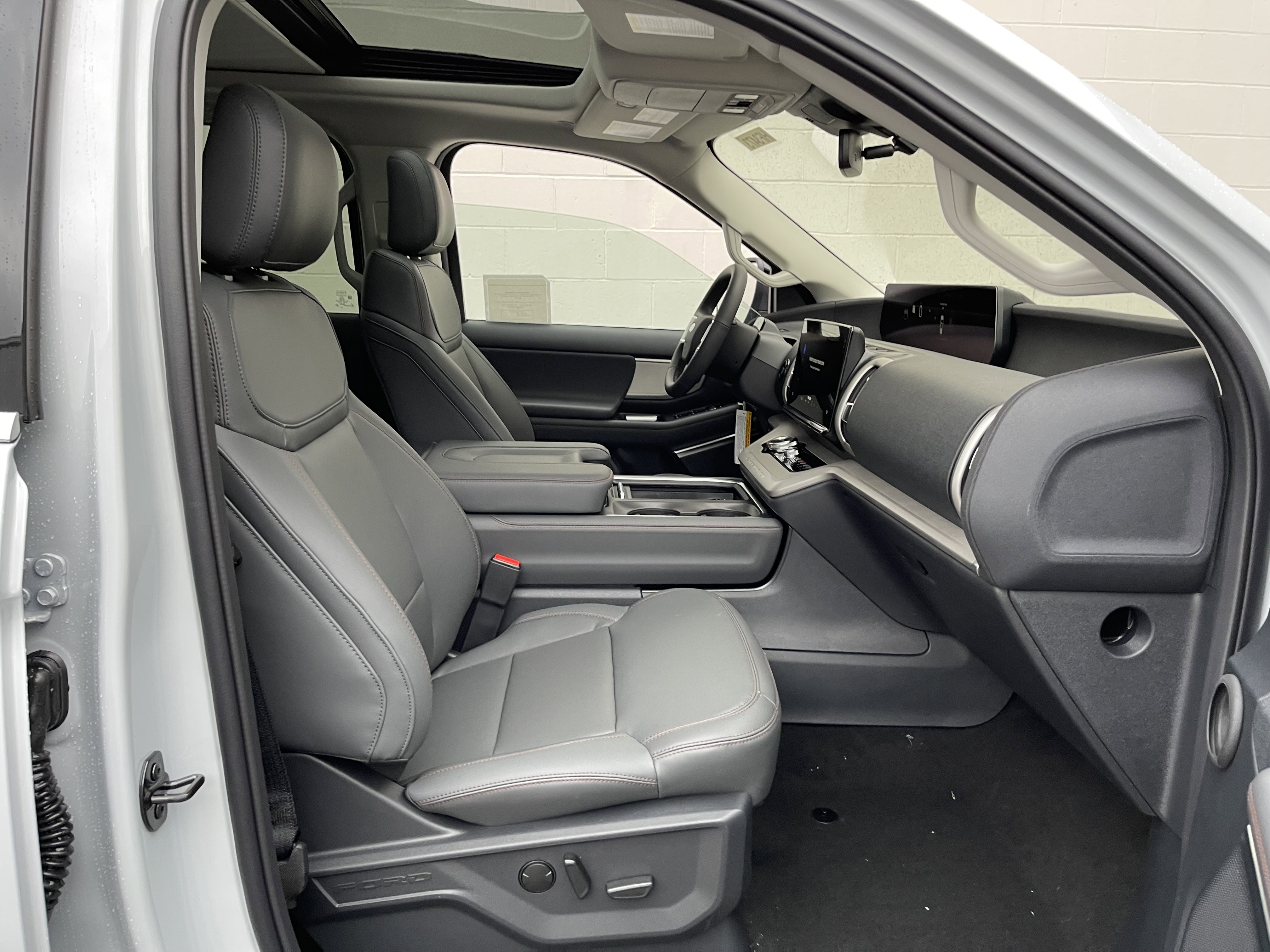New 2025 Ford Expedition Max Active image 40