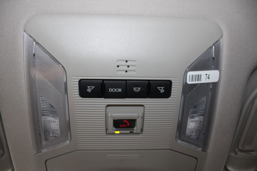 Used 2022 Toyota RAV4 XLE AWD/4WD image 32