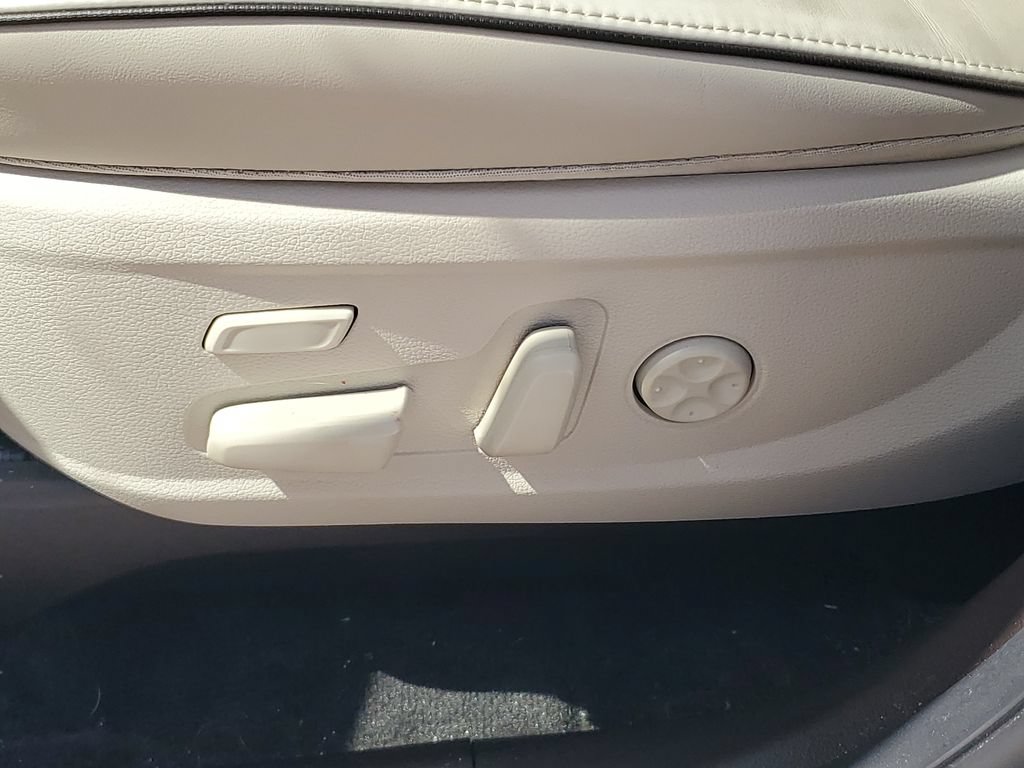 Used 2020 Hyundai Palisade Limited FWD image 16
