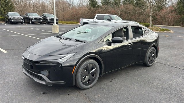 New 2026 Toyota Prius LE image 2